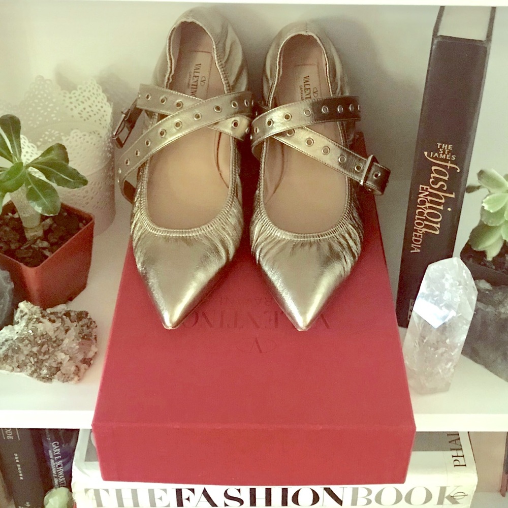 Valentino Garavani Grommet Metallic Ballerina Flat